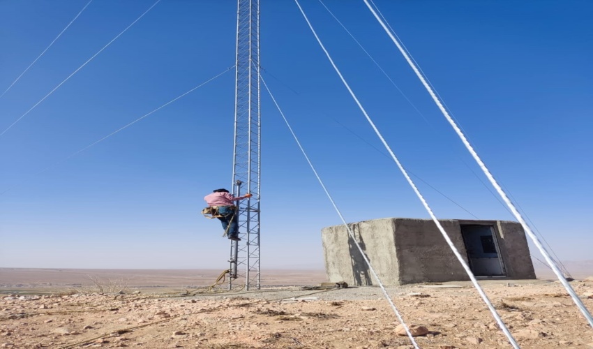 اتمام عملیات نصب دکل مخابراتی اداره منابع طبیعی و آبخیزداری شهرستان زیرکوه