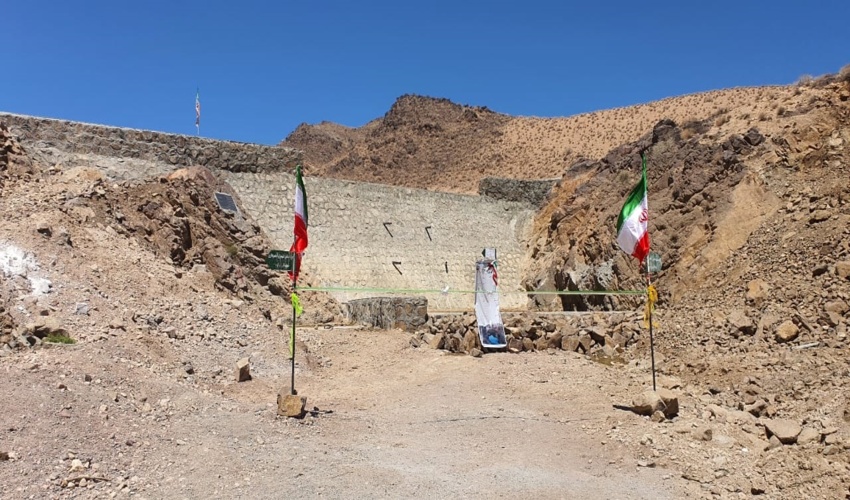 افتتاح سازه های آبخیزداری سنگ و ملاتی در روستای مرزی گزخت 
