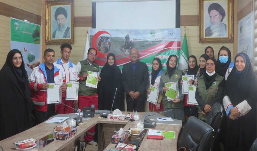 کارگاه آموزشی با موضوع آشنایی با منابع طبیعی و طرح همیار طبیعت  در بیرجندبرگزار شد 