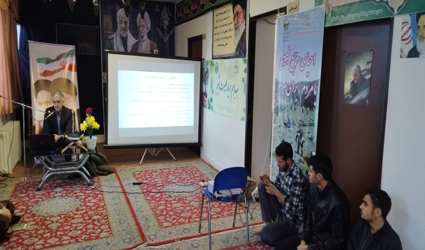 کارگاه آموزشی برای جمعی از طلبه های مدرسه امام حسن (ع)  برگزار شد 