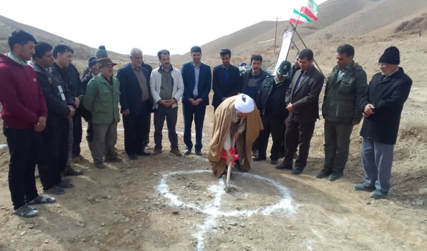 دو سازه آبخیزداری در ششمین روز از دهه فجر کلنگ زنی شد