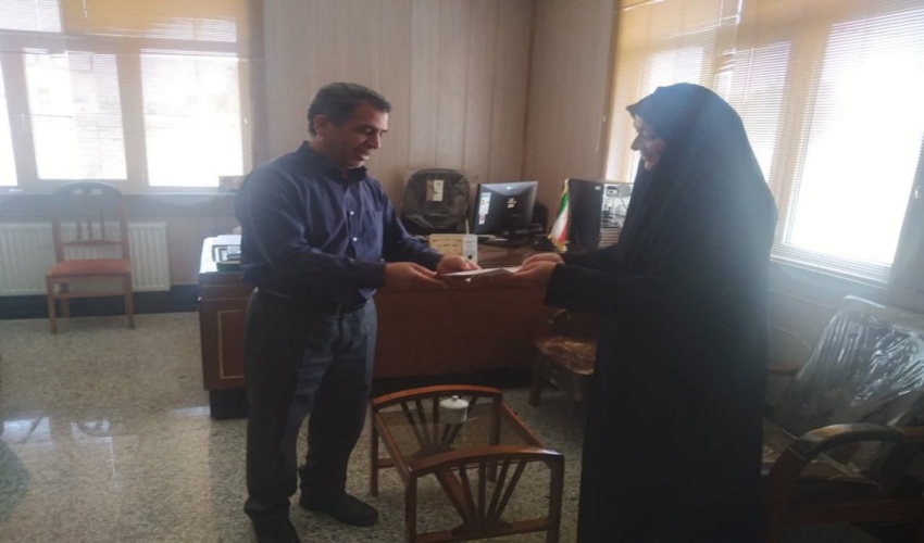 اهدای لوح به مروج همیار فردوس