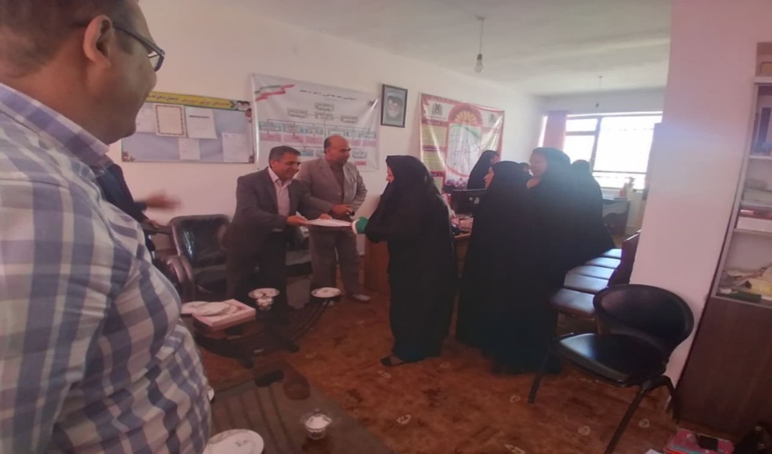 تقدیر از معلمین مدرسه غیرانتفاعی مفید فردوس