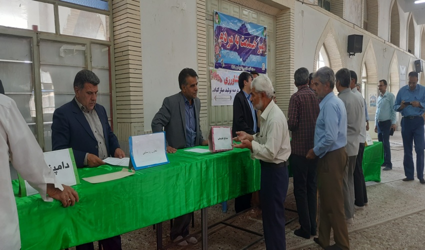 برگزاری میز خدمت در محل مصلای نماز جمعه شهرقاین 