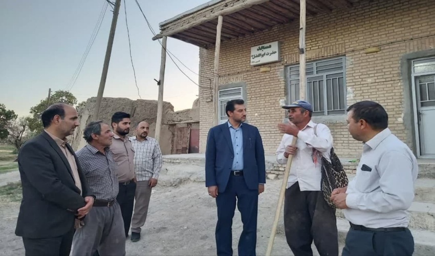 برگزاری میز خدمت در محل مسجد جامع روستای فندخت شهرستان زیرکوه