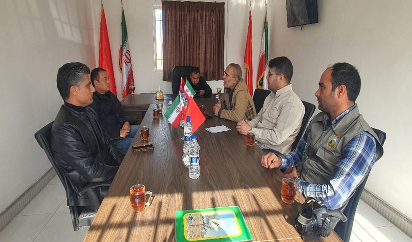 دیدار و گفتگوی رئیس و کارشناسان اداره منابع طبیعی و آبخیزداری شهرستان زیرکوه با مدیر عامل کارخانه کنسانتره سنگ آهن بارمان آساک هیراد