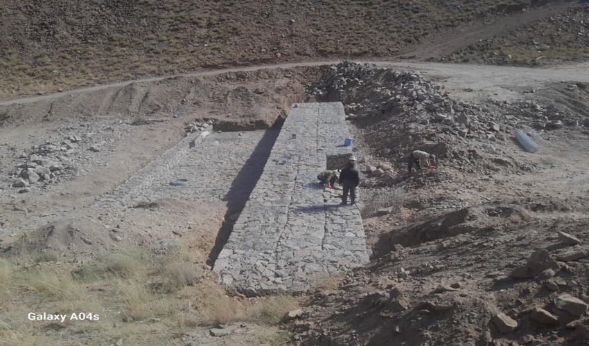 اجرای عملیات های آبخیزداری در حوضه خنگ و ربخت 