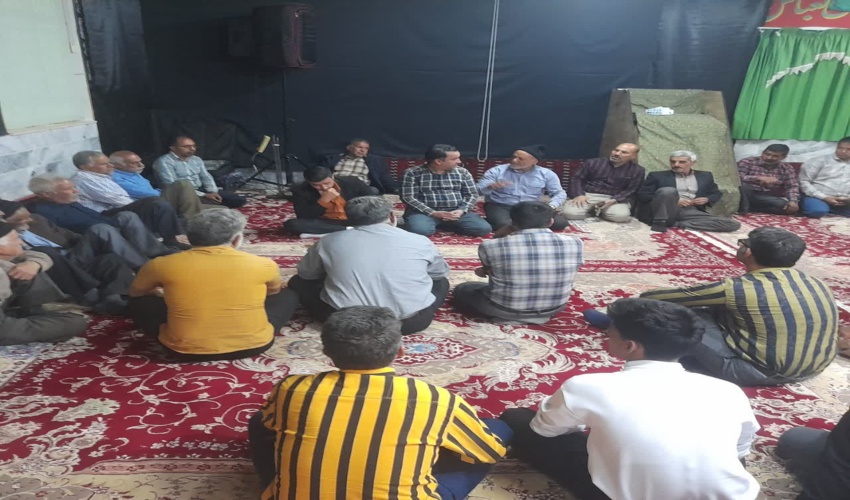 برای رفع مشکلات معدن در حسینیه روستای چاحوض  جلسه ای برگزار شد .